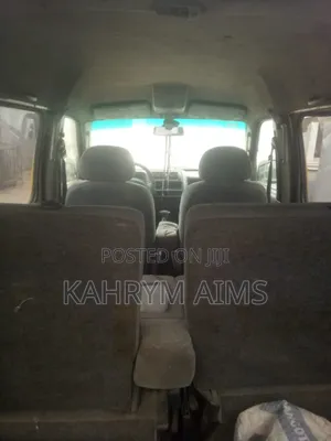 Suzuki APV Minibus 2015 Yellow