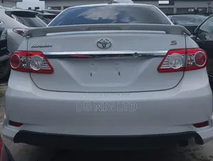Toyota Corolla S 4dr Sedan (1.8L 4cyl 4A) 2012 White