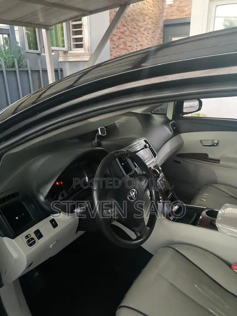Toyota Venza 2011 Black