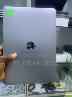 Laptop Apple MacBook Pro 2020 M1 8GB Apple M1 SSD 256GB