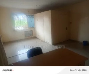 To Let: A 32sqm Office Space on Upstairs With Toilet and Parking Space