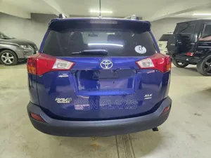 Toyota RAV4 2014 Blue
