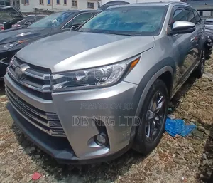 Toyota Highlander Limited 4x4 V6 (3.5L 6cyl 8A) 2018 Silver
