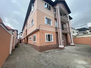 3bdrm Apartment in Osapa london for rent