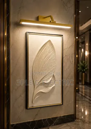 Gold Body Mirror Light