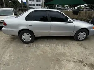 Toyota Corolla Sedan 2001 Silver