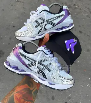 ASICS Gel-Kayano 14