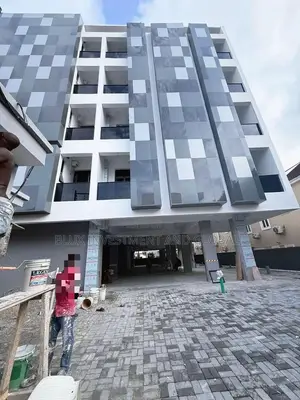 3bdrm Apartment in Lekki Phase 1 for sale