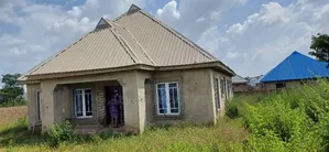 4bdrm Bungalow in Usmanty, Ilorin South for sale
