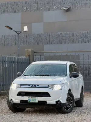Mitsubishi Outlander 2013 White