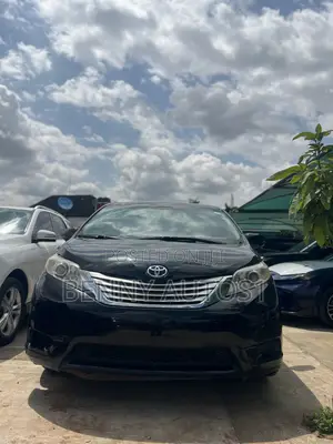 Toyota Sienna LE 8 Passenger 2011 Black