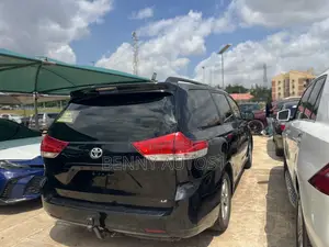 Toyota Sienna LE 8 Passenger 2011 Black