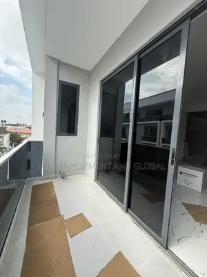 4bdrm Penthouse in Lekki Phase 1 for rent