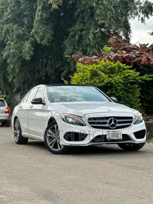 Mercedes-Benz C300 Luxury Sedan RWD (2.0L 4cyl 7A) 2016 White