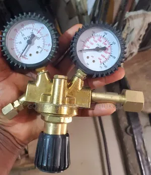 Dual-Gauge Brass Gas Pressure Regulator