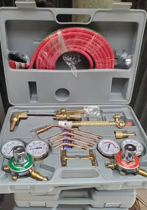 Dual-Gauge Brass Gas Pressure Regulator
