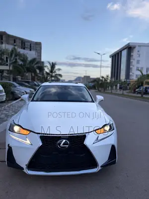 Lexus IS 300h 4WD 2018 White