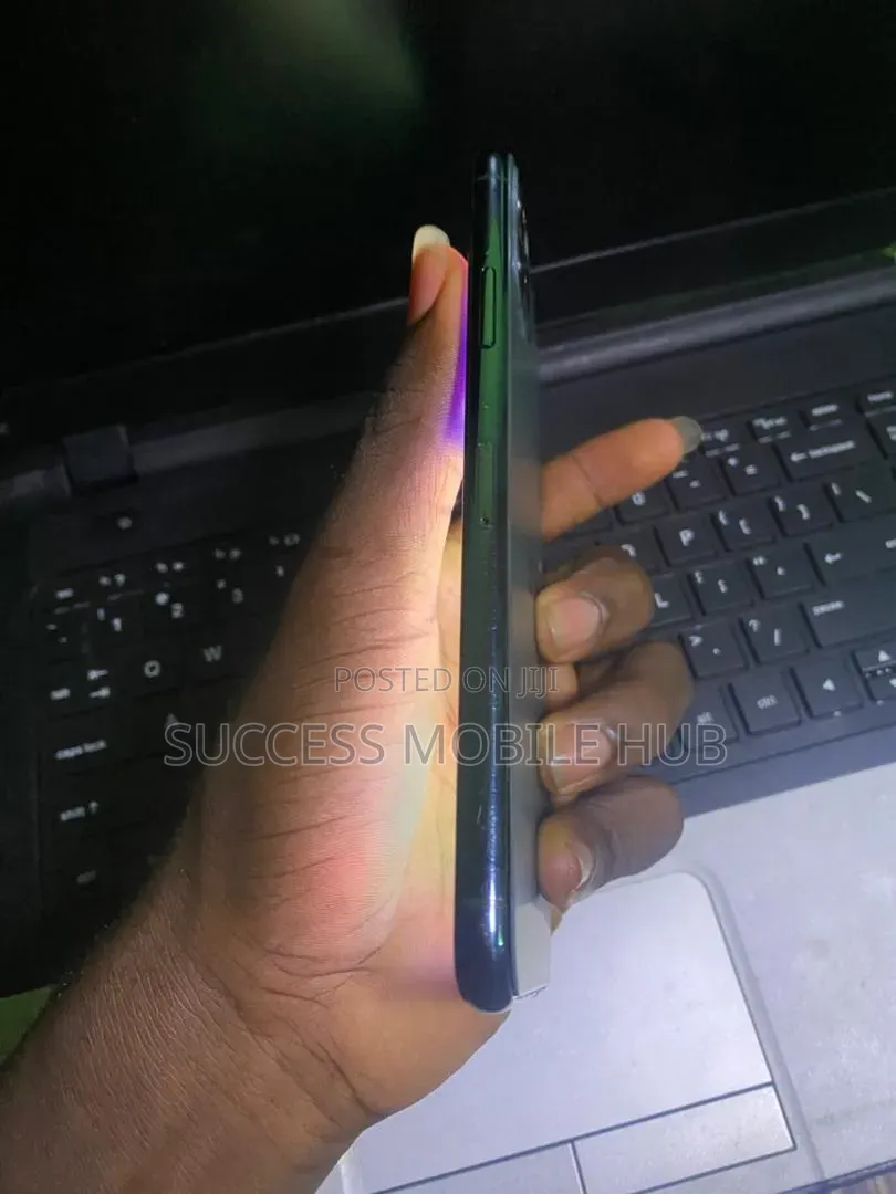 Apple iPhone 11 Pro Max 64 GB Green