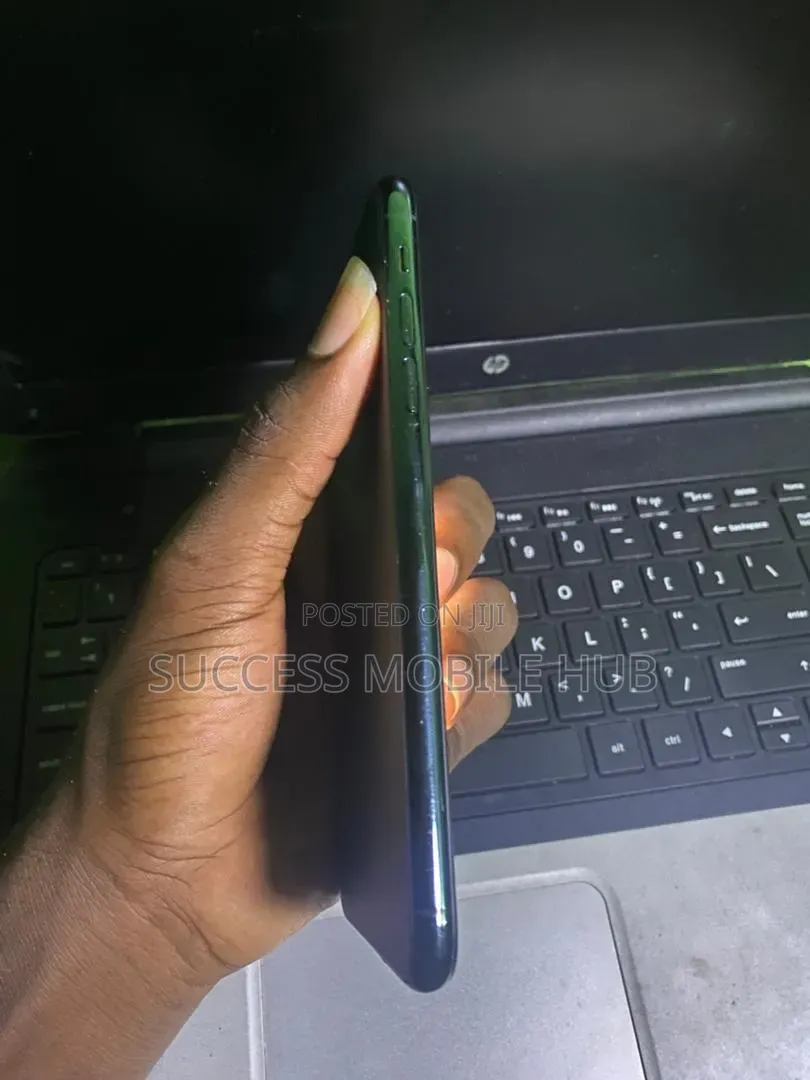 Apple iPhone 11 Pro Max 64 GB Green