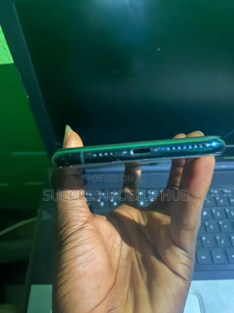 Apple iPhone 11 Pro Max 64 GB Green