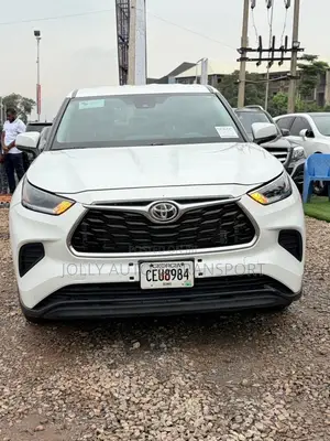 Toyota Highlander Limited 2021 White