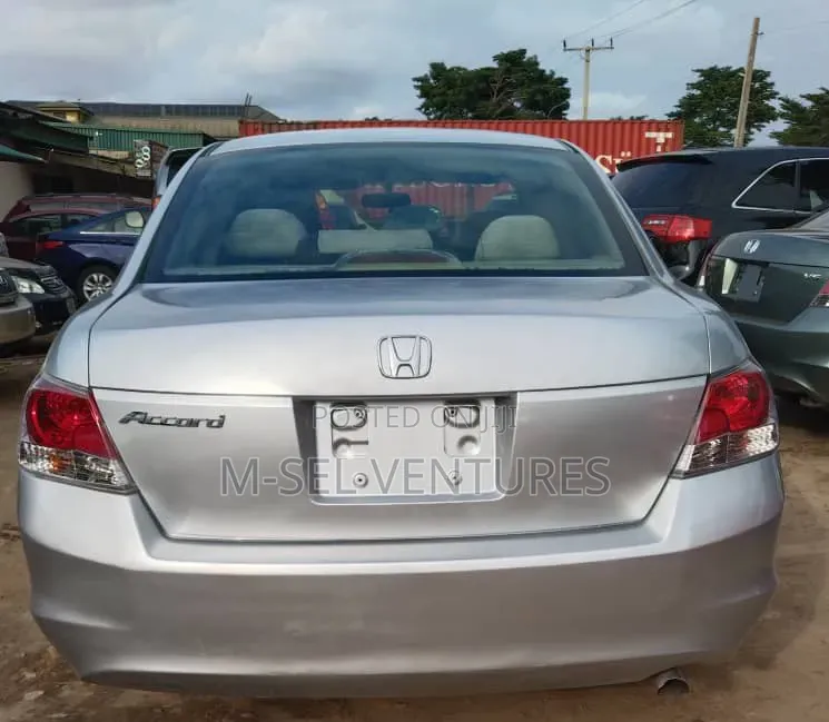 Honda Accord 2010 Silver