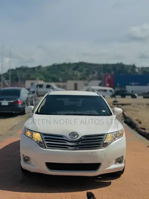 Toyota Venza LE 2011 White