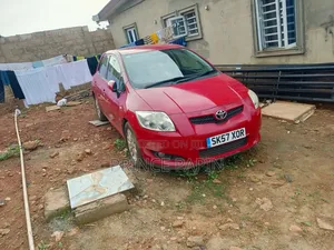 Toyota Auris 2009 Red