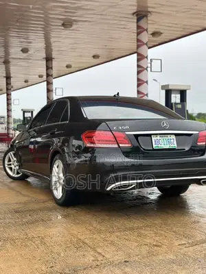 Mercedes-Benz E350 Base 4dr Sedan RWD (3.5L 6cyl 7A) 2014 Blue