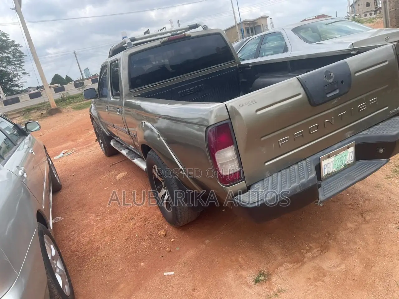 Nissan Frontier Automatic 2005 Gray