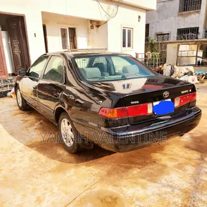 Toyota Camry 2000 Black