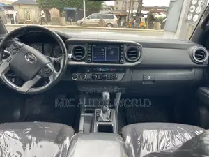 Toyota Tacoma 2023 Gray