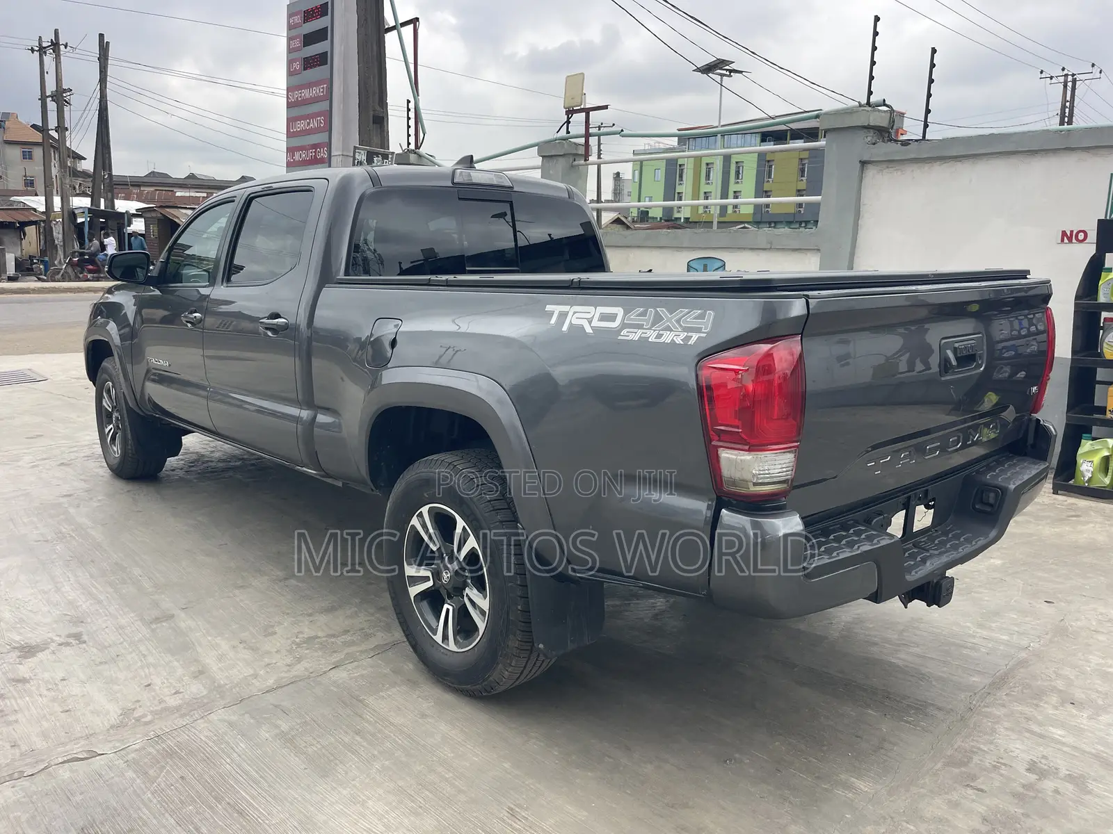 Toyota Tacoma 2023 Gray