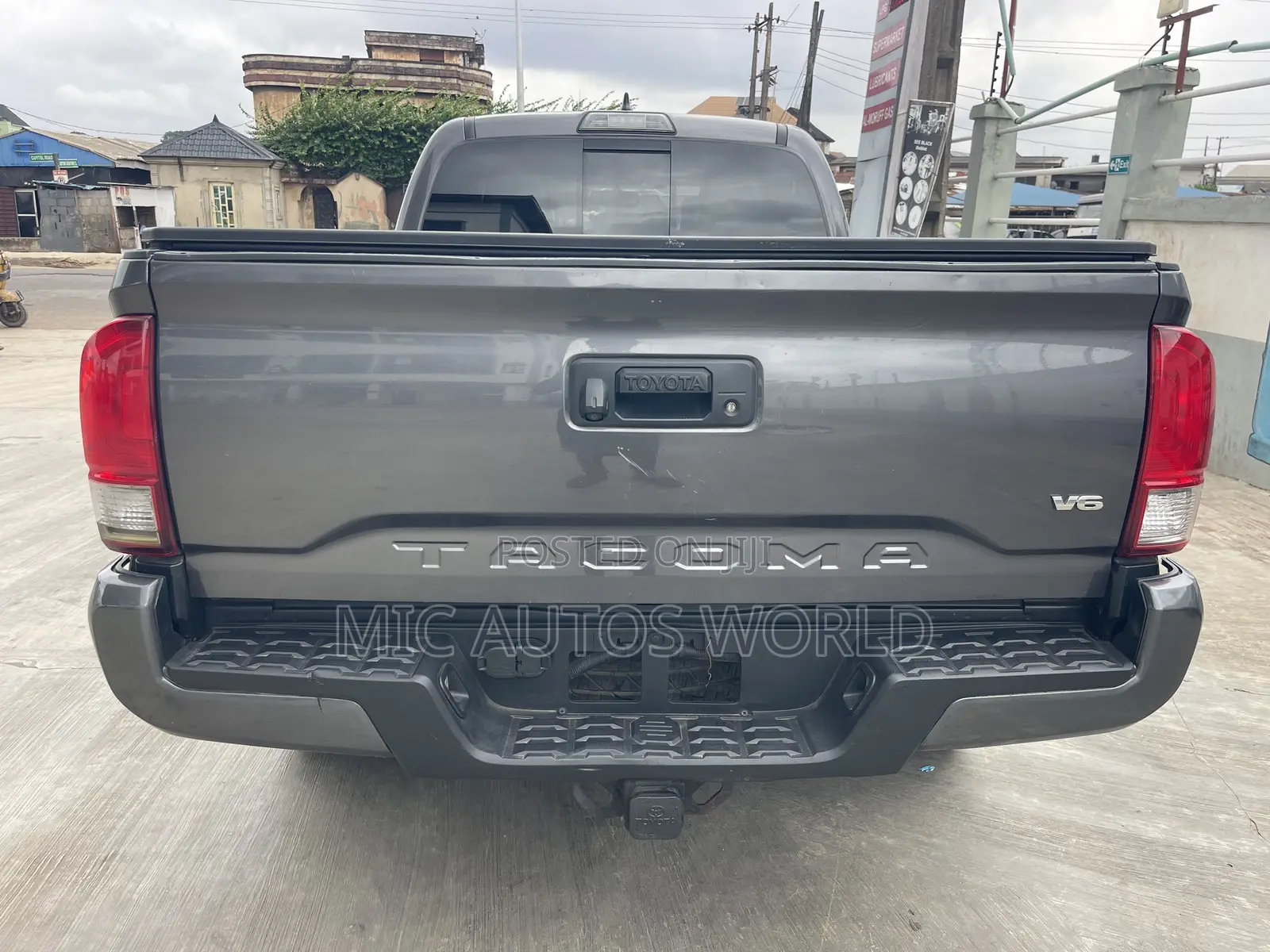 Toyota Tacoma 2023 Gray