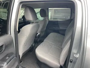 Toyota Tacoma 2022 Silver