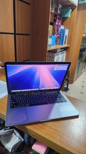 Laptop Apple MacBook Pro 2019 8GB Intel Core i5 SSD 256GB