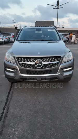 Mercedes-Benz M Class ML350 4MATIC 4dr SUV AWD (3.5L 6cyl 7A) 2014