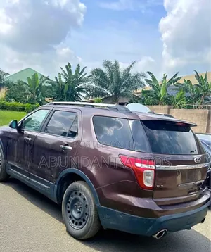 Ford Explorer XLT 4dr SUV (3.5L 6cyl 6A) 2014 Burgundy