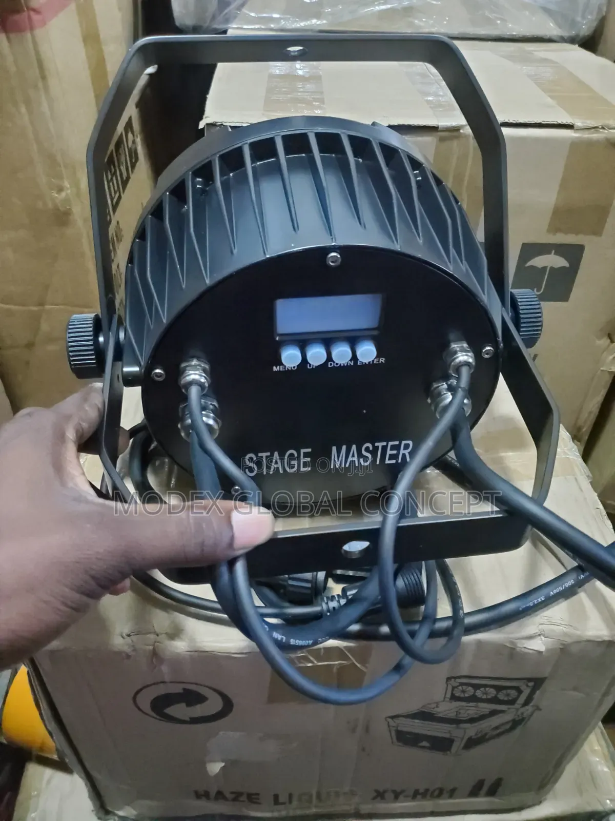 18x18W RGBWA+UV LED Par Can Stage Light.