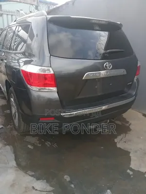 Toyota Highlander 3.5L 4WD 2013 Gray