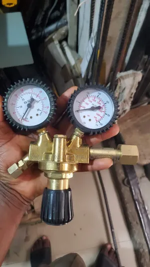 Co2 Regulator for Factories/ Laptech / Hospitals/ Research Companies.