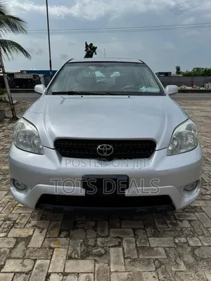 Toyota Matrix XR Hatchback FWD (1.8L 4cyl 4A) 2007 Silver