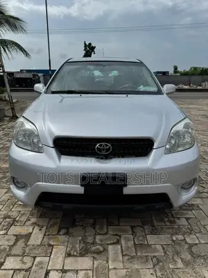 Toyota Matrix XR Hatchback FWD (1.8L 4cyl 4A) 2007 Silver