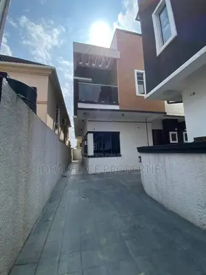 4bdrm Duplex in Chevron for sale