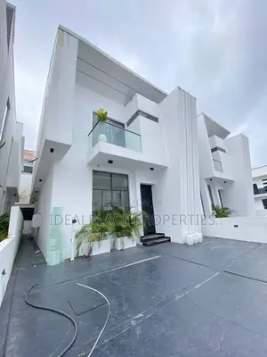 4bdrm Duplex in Chevron for sale