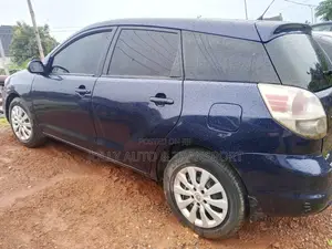 Toyota Matrix Hatchback AWD (1.8L 4cyl 4A) 2005 Blue