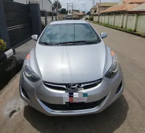 Hyundai Elantra GLS Sedan FWD (1.8L 4cyl 6A) 2013 Silver