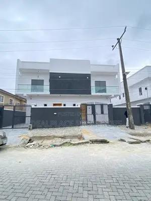 4bdrm Duplex in Chevron for sale
