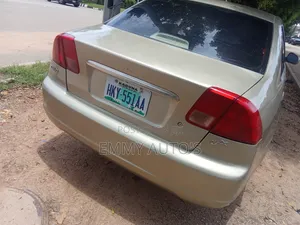 Honda Civic 2002 Gold