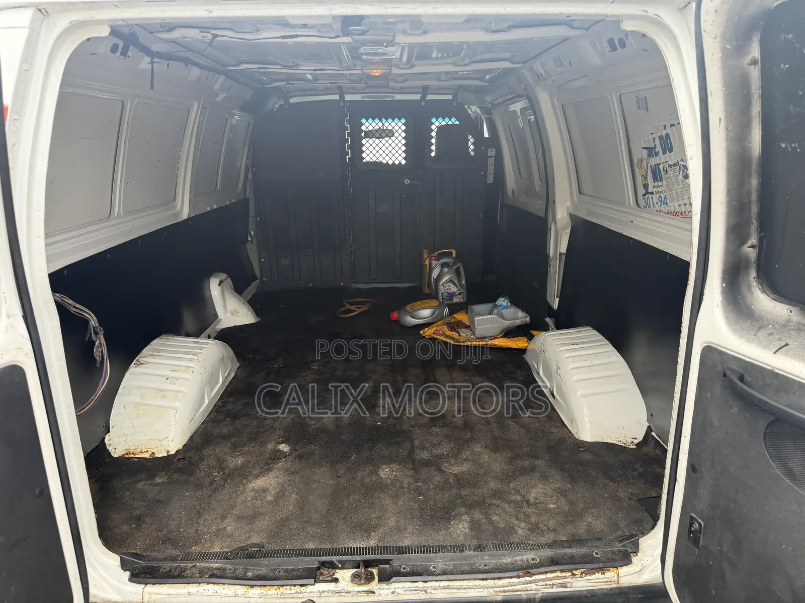 Ford E250 2010 White
